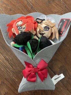 Chucky Tiffany Plush Bouquet Black Roses Valentine Gift New